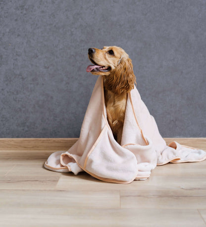 Chien enveloppé dans une serviette pour chien/chat - S/XL - LOPE, patron de couture PDF à télécharger, taille XL pour grands chiens.