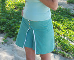 Short Attis - T36 à 50 avec ceinture large, boutonnière et passepoilé, patron de couture PDF à télécharger, idéal pour la plage.