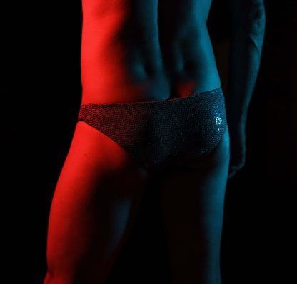 Sous vêtement homme - XS/L - SHINE LIKE A DIAMOND, patron de couture PDF à télécharger, vue arrière sous-vêtement brillant en lumière rouge et bleue