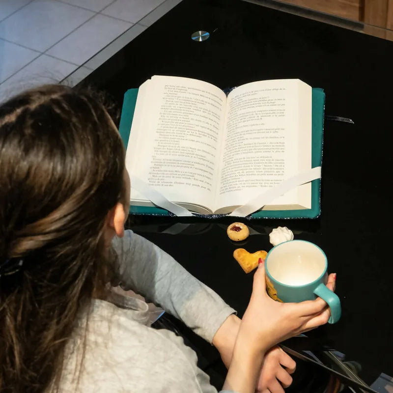Support à livre – Lexie pour lecture mains libres avec patron de couture pdf à télécharger.