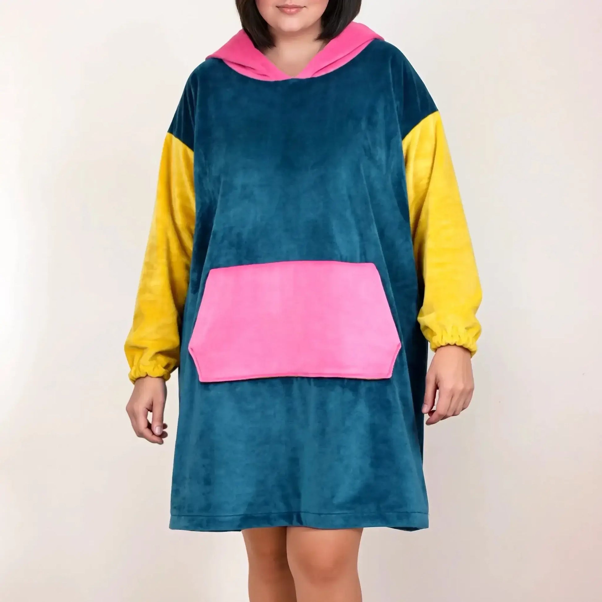 Sweat Doudou Casimir Femmes avec capuche, grande poche, patron de couture pdf à télécharger.