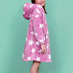 Sweat Doudou Casimir Pack Famille rose avec motif étoiles et capuche, patron de couture PDF à télécharger pour l'hiver.