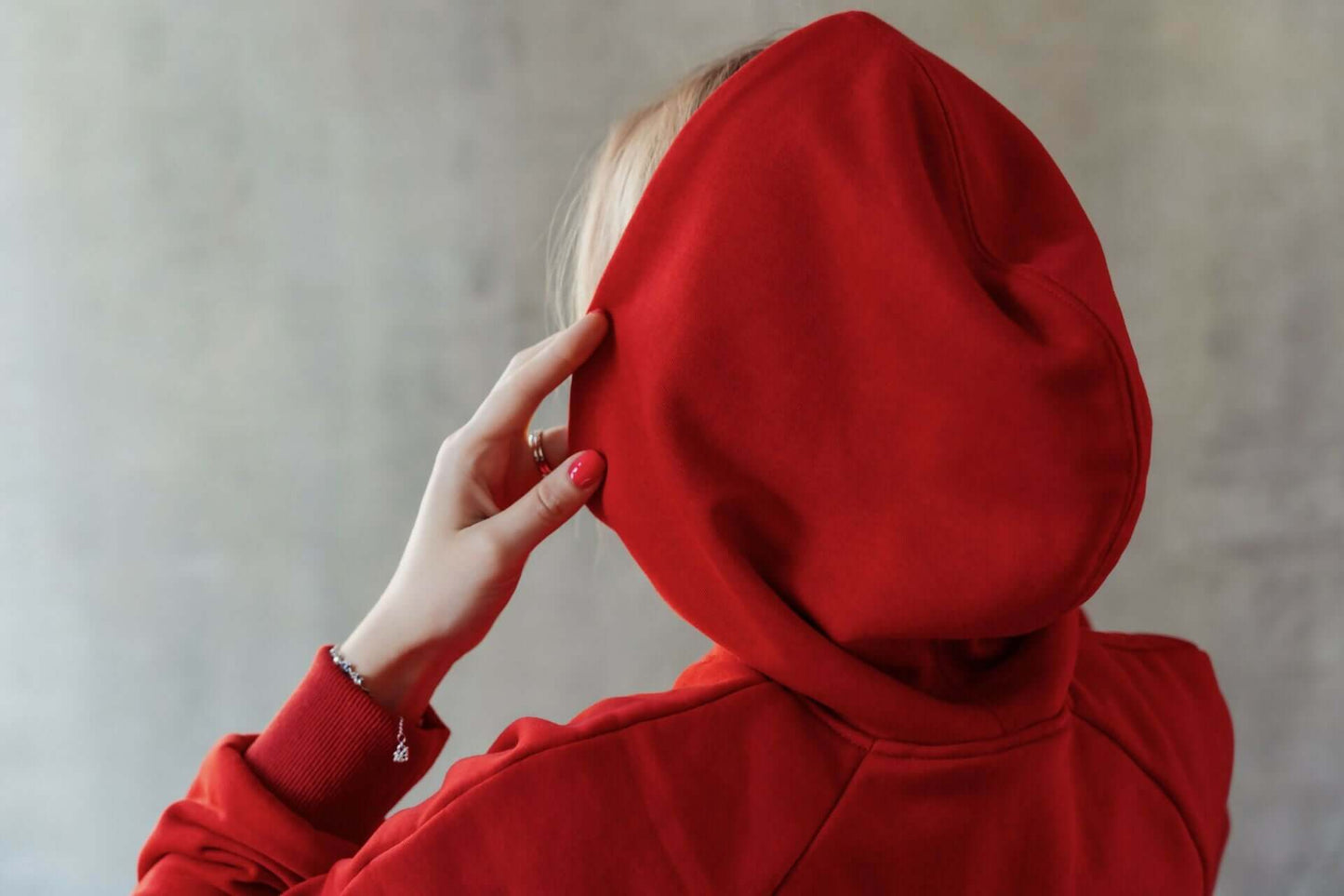 Sweat - XS|L - SOFT TOUCH en rouge, patron de couture pdf à télécharger, montrant l'arrière du sweat à capuche.