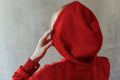 Sweat - XS|L - SOFT TOUCH en rouge, patron de couture pdf à télécharger, montrant l'arrière du sweat à capuche.