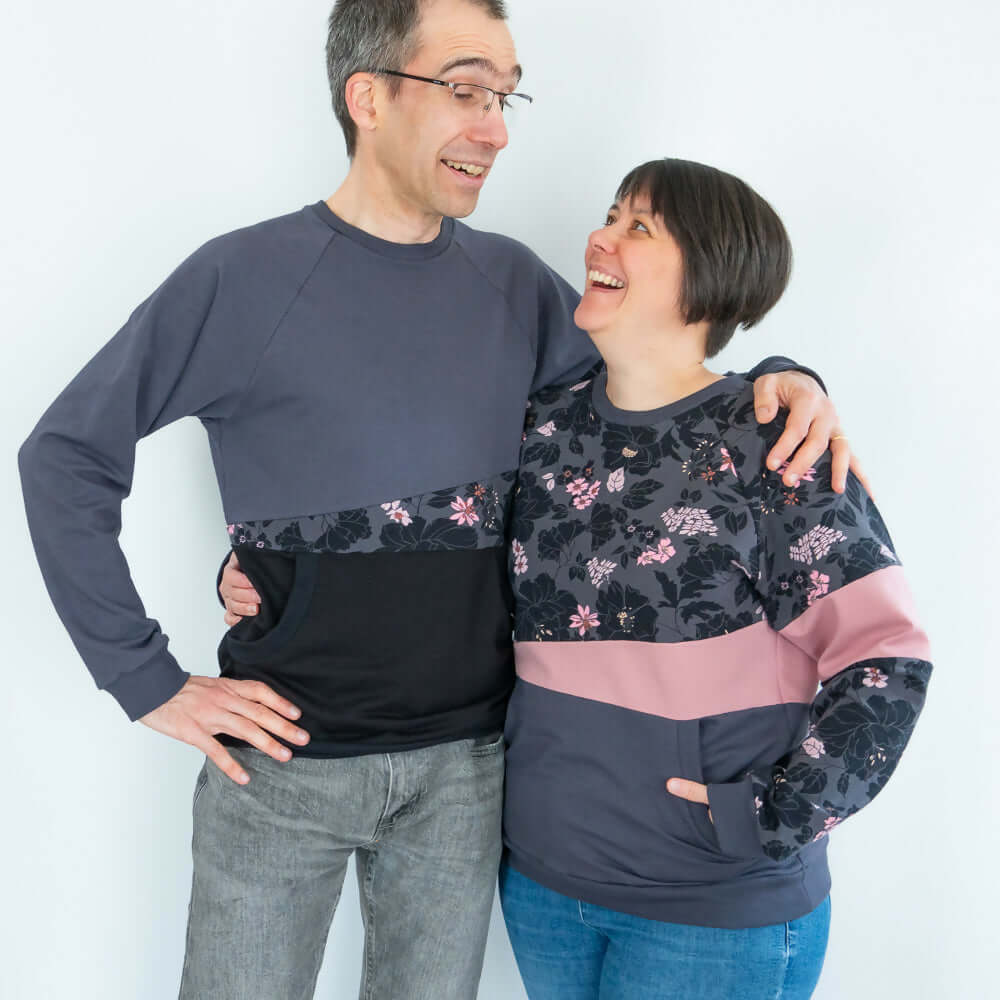 Couple portant des sweats mixte Kiwi, XS au 3XL, 2 statures, avec motif original. Patron de couture PDF à télécharger.