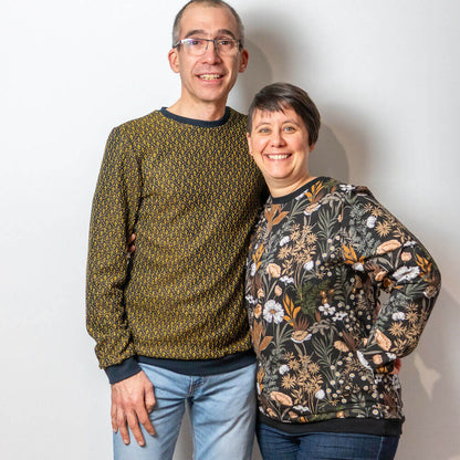Couple portant le Sweat mixte basique, XS au 3XL, 2 statures - Grenade de patron de couture pdf à télécharger.
