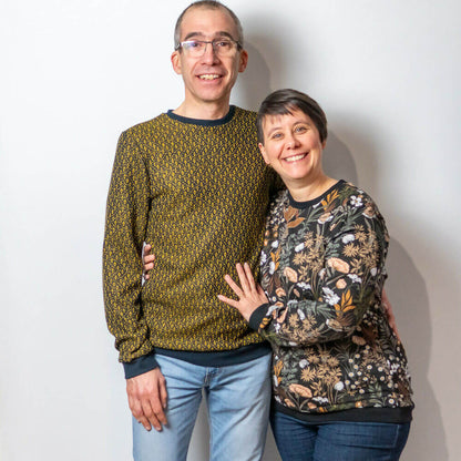 Couple portant des sweats avec patron de couture pdf à télécharger : Sweat mixte basique, XS au 3XL, 2 statures - Grenade.