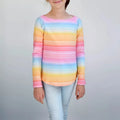 T-shirt Tao Enfants en jersey extensible à rayures multicolores, patron de couture pdf à télécharger.