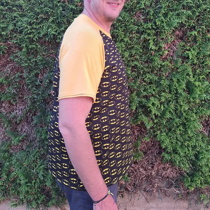 T-shirt Tao Hommes avec motif Batman, idéal pour les fans de comics et couture, patron de couture pdf à télécharger.