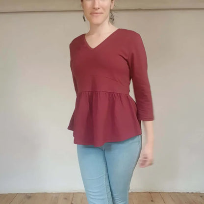 Top/Robe "Leonfe" du 32 au 56 en maille avec encolure en V et basque, patron de couture pdf à télécharger.