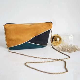 Trio de pochettes - patron de couture pdf à télécharger avec empiècements géométriques, sac à main élégant avec chaîne dorée.