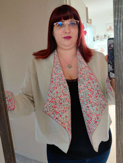 Veste Cybèle - T36 à 50 avec col à revers floral, patron de couture pdf à télécharger, élégance chic et nonchalante pour toutes occasions.