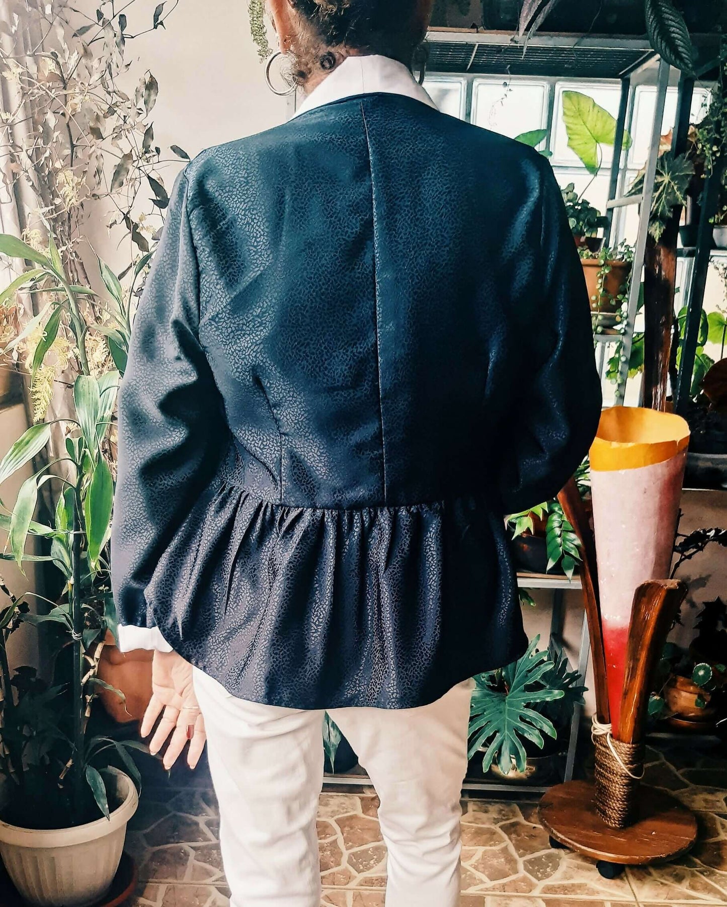 Veste Khoros - T36 à 50, patron de couture pdf à télécharger, élégante veste avec basque et col châle pour demi saison.