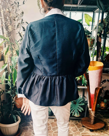 Veste Khoros - T36 à 50, patron de couture pdf à télécharger, élégante veste avec basque et col châle pour demi saison.