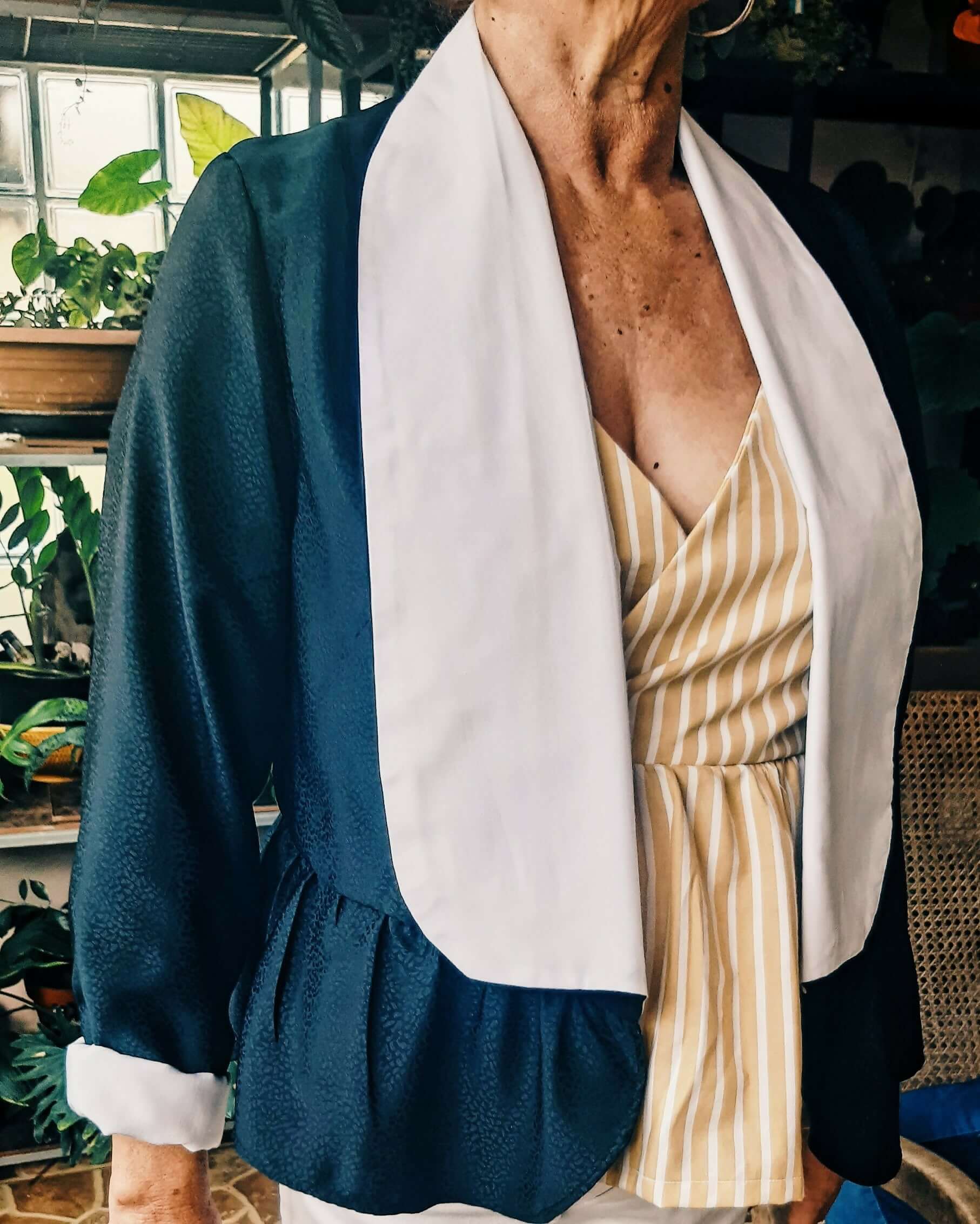 Veste Khoros - T36 à 50, patron de couture pdf à télécharger, élégante veste avec basque et col châle pour demi saison.