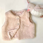 Veste de berger Goya - BEBE en fausse fourrure rose, patron de couture pdf à télécharger pour enfants de 1 à 24 mois, avec doublure florale.