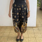 Pantalon Yasmine Femme - Patron couture du 32 au 56, pantalon ample orné de motifs dorés, patron de couture pdf à télécharger.