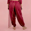 Vue arrière du Pantalon Yasmine Femme rouge, Patron couture du 32 au 56, ample et confortable, patron de couture pdf à télécharger.