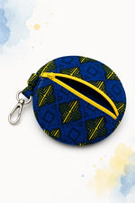 Porte-clefs rond textile bleu avec zip jaune et mousqueton, patron PDF gratuit.