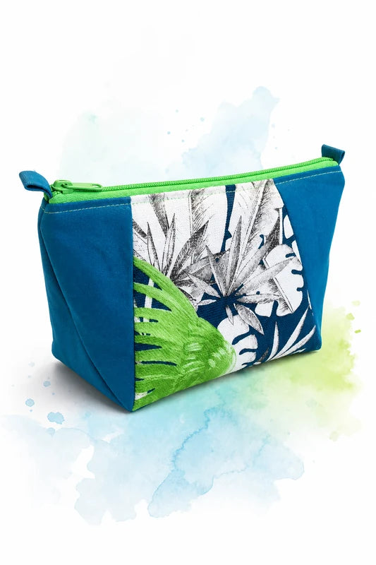 La Troussette zippée en tissu tropical bleu et vert, patron PDF gratuit.
