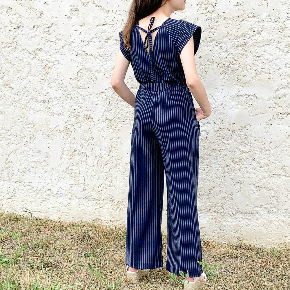 Combinaison, pantalon, 34 au 56, 4 statures – Vanille, patron de couture PDF à télécharger, vue arrière avec ceinture élastiquée.