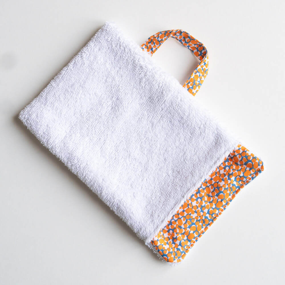 Essuie-tout biface lavable – Oups avec patron de couture PDF à télécharger, pratique et écologique pour votre cuisine.