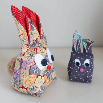 Lapin de Pâques, 2 tailles – Gabin, patron de couture pdf à télécharger, lapins en tissu DIY zéro déchet pour décoration de Pâques.