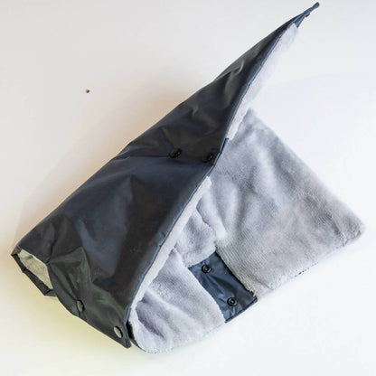 Manchon de poussette – Matriochka noir intérieur douillet, patron de couture PDF à télécharger pour poussettes.