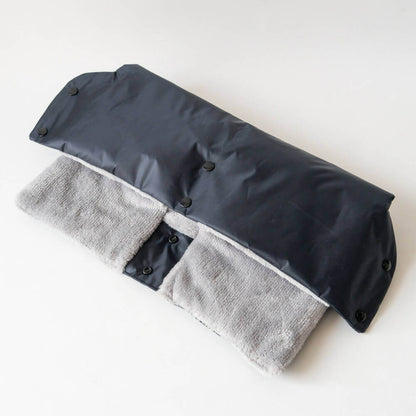 Manchon de poussette – Matriochka noir et gris avec boutons pression, patron de couture PDF à télécharger inclus.