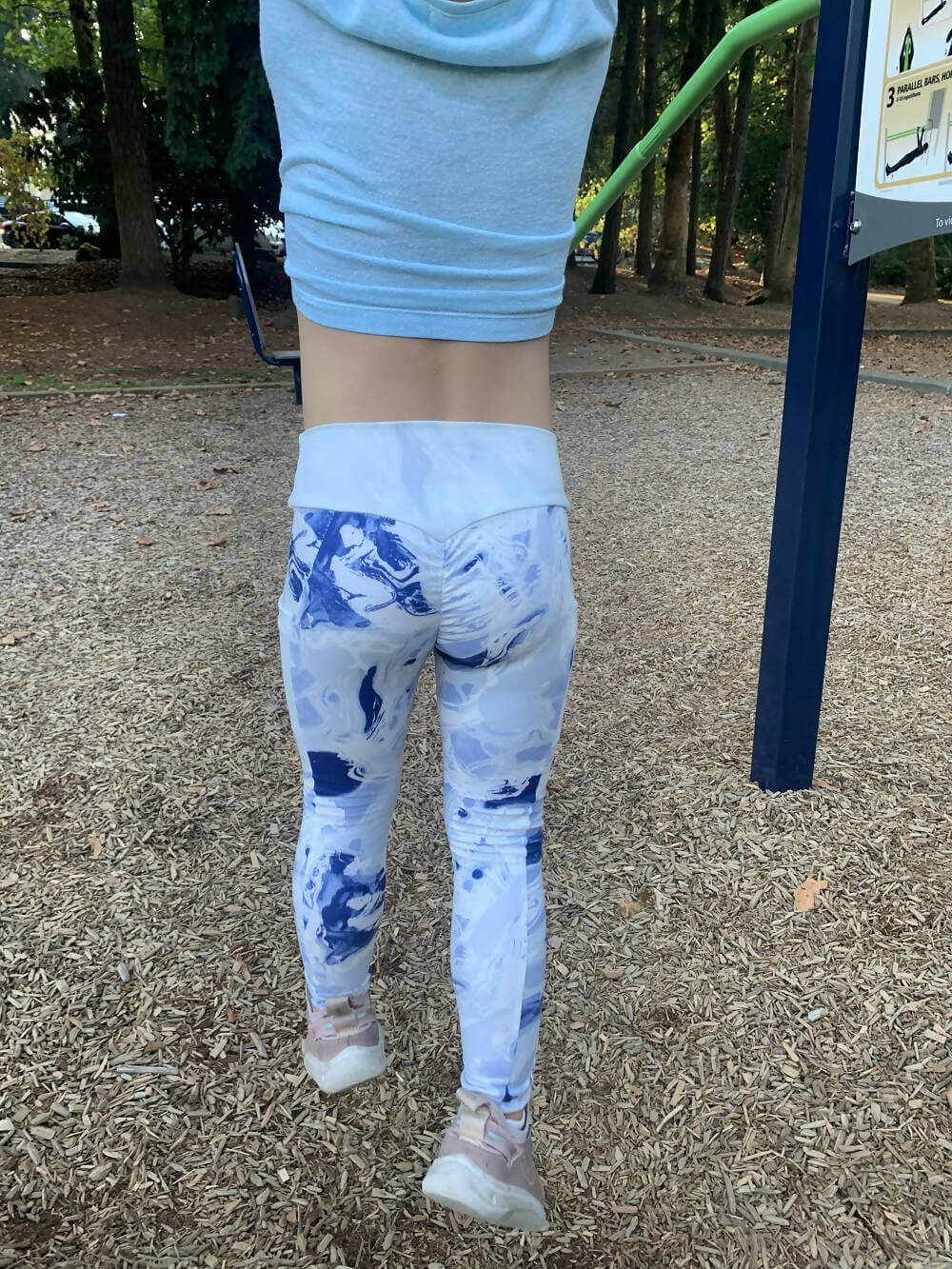 Mini-KIM - Legging pour filles du 2 au 16 Ans avec imprimé floral, patron de couture pdf à télécharger, ceinture dos en V en extérieur