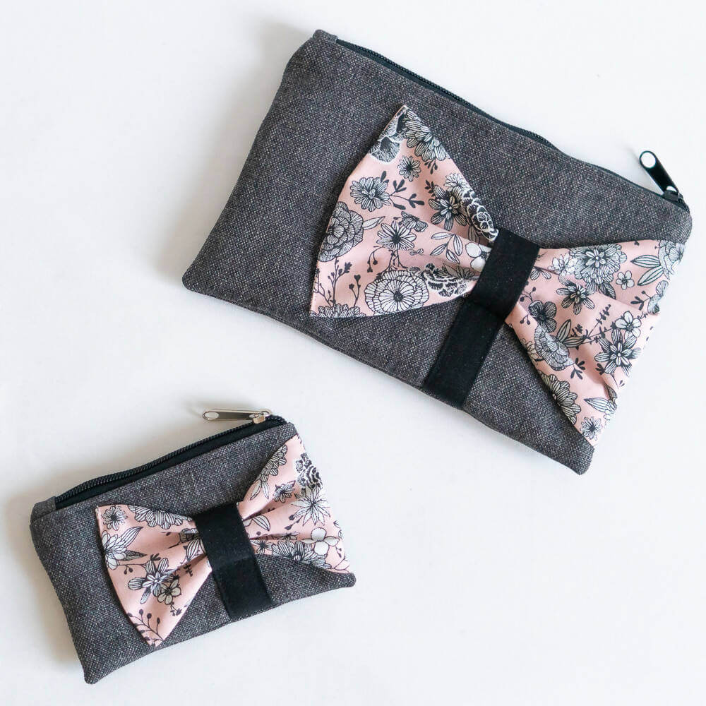 Pochette et porte-monnaie avec nœud, 2 formats – Groseille, patron de couture pdf à télécharger, fermetures Éclair, tissu floral.