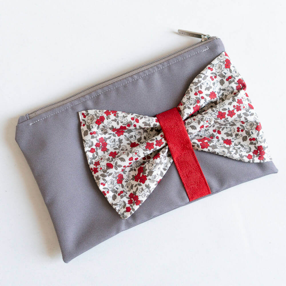 Pochette et porte-monnaie avec nœud, 2 formats – Groseille en tissu floral, patron de couture pdf à télécharger.