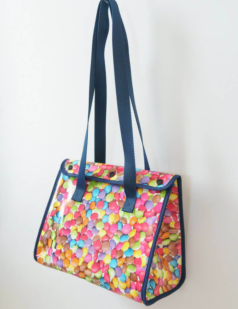 Sac isotherme lunch bag – Miam avec motif coloré, idéal pour goûter ou déjeuner. Patron de couture pdf à télécharger inclus.