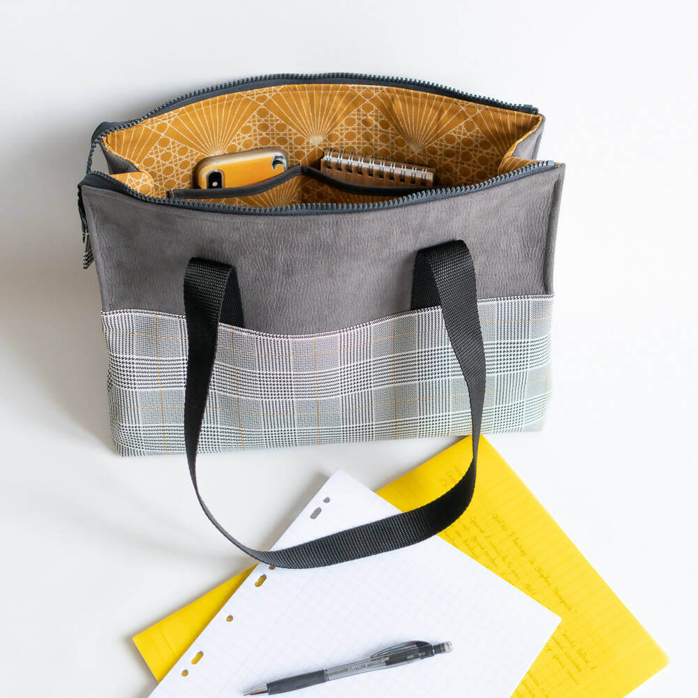 Trousse et sac zippés à large ouverture, 5 tailles – Curry avec anses et poche intérieure, patron de couture PDF à télécharger.