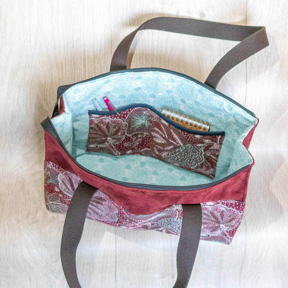 Trousse et sac zippés à large ouverture, 5 tailles – Curry, patron de couture pdf à télécharger, vue intérieure avec poche plaquée.