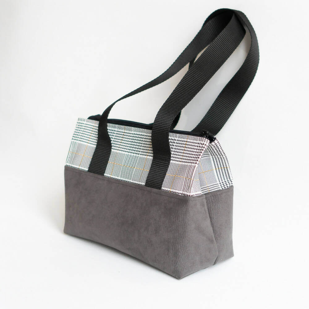 Trousse et sac zippés à large ouverture, 5 tailles – Curry, patron de couture pdf à télécharger, modèle pratique avec anses noires.