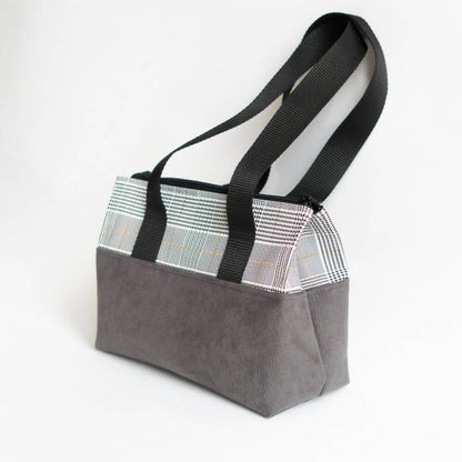 Trousse et sac zippés à large ouverture, 5 tailles – Curry, patron de couture pdf à télécharger, modèle pratique avec anses noires.