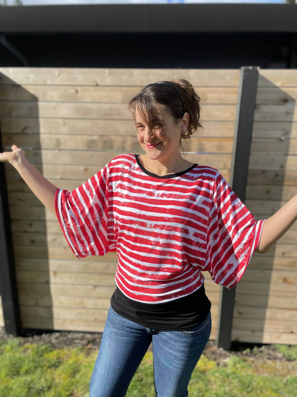 VANOU - Top pour femmes du 34 au 54, patron de couture pdf à télécharger, manches kimono, encolure simple, facile à coudre.